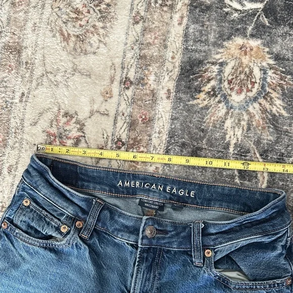 American Eagle Low-Rise Baggy Wide Leg Jeans - Picture 3 of 7
